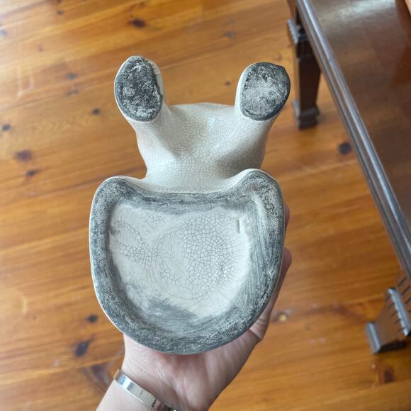 Staffordshire Cat Figurines with Bows – 1970s Collectible Pair - Picture 7 of 10